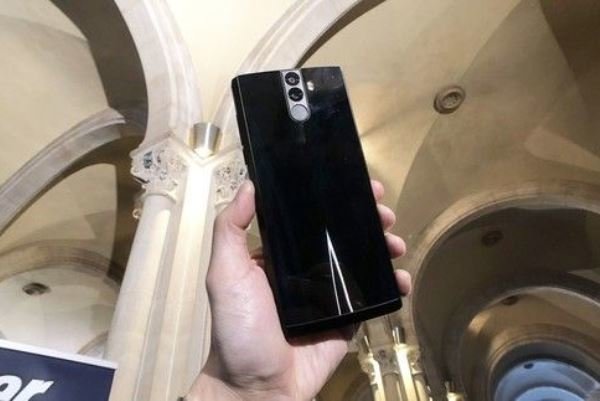 موبایلی با عمر شارژ ۵ روزه