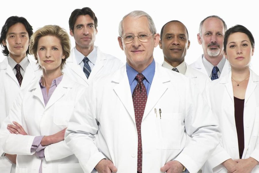 اعتراض پزشکان کانادایی به افزایش حقوق هایشان!